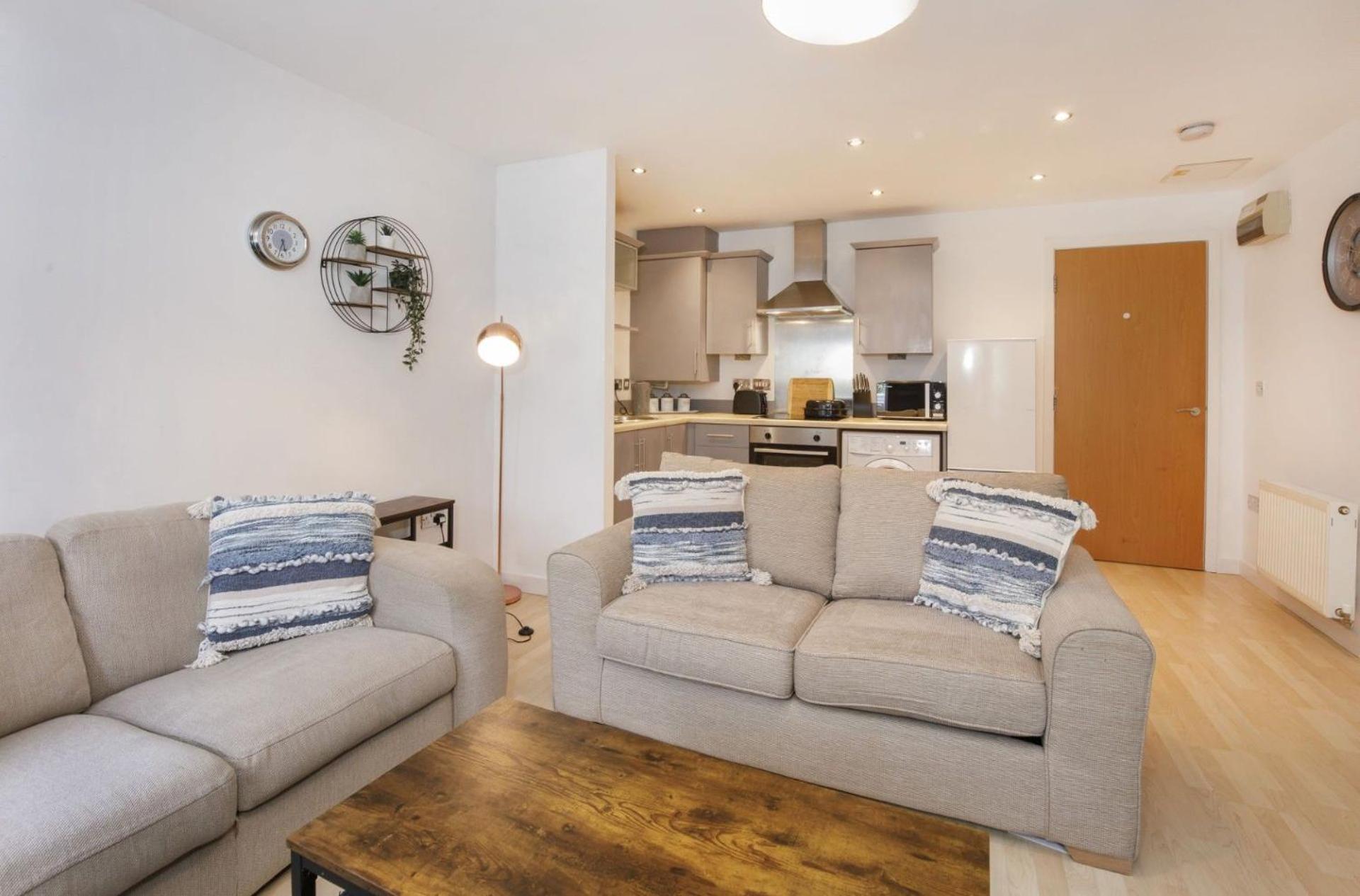 1 Liber House With Free Onsite Parking